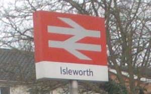 NewsStandIsleworthStation