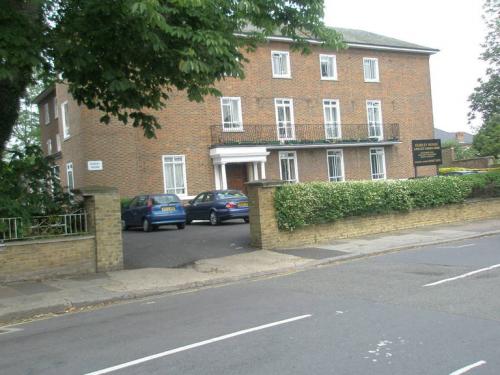 Photo of Dudley House, The Grove, Isleworth from the Scoot website