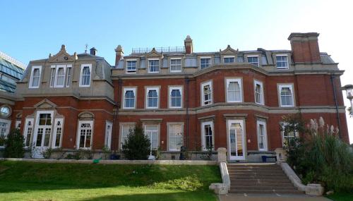 Spring Grove House at West Thames College, London Road, Isleworth